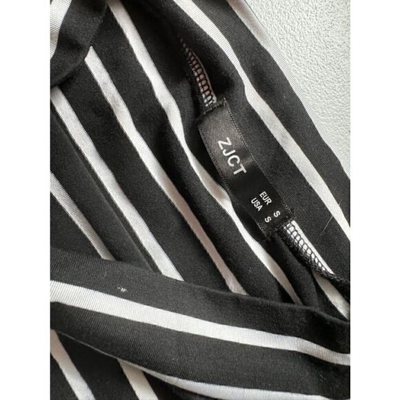 🔵 5 for $25 ZJCT womens black and white striped off the shoulder longsleeve top - Picture 4 of 5